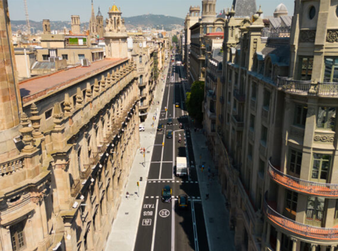 En marxa una campanya de reforç per informar de les restriccions de circulació a la via Laietana